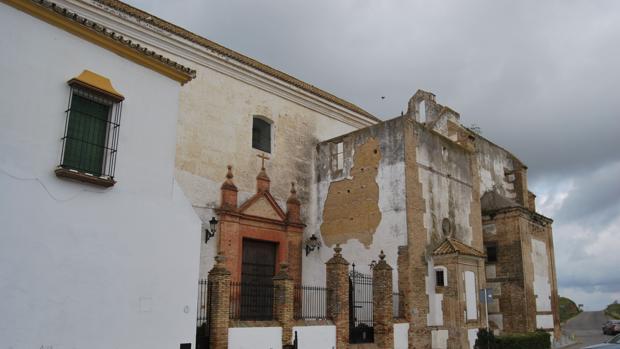 La iglesia de Santa es parte de un convento construido extramuros en Carmona